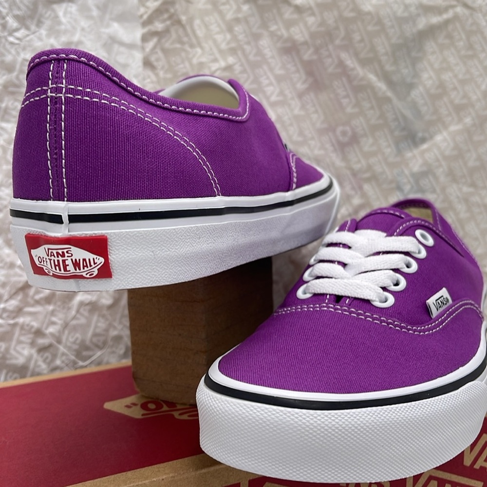 Vans Men’s Purple Canvas Sneakers Waffle Sole Authentic
Color Theory Willow herb - Picture 8 of 16